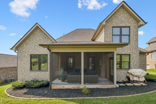 854 Kennesaw Lane, Lenoir City, TN 37771