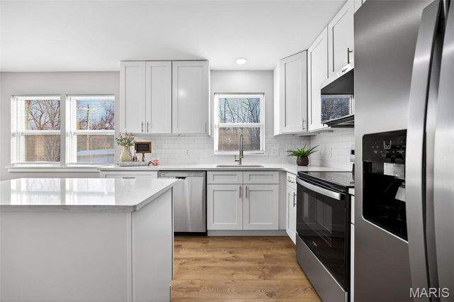 8 Faye Avenue, St Charles, MO 63301