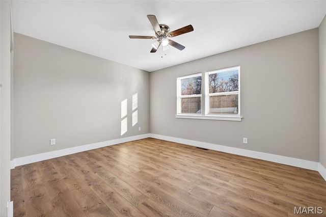 8 Faye Avenue, St Charles, MO 63301