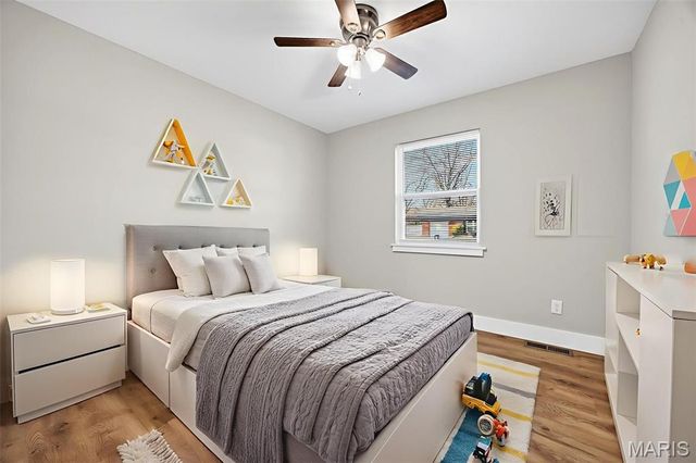 8 Faye Avenue, St Charles, MO 63301