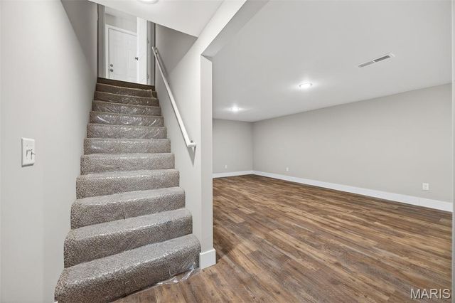 8 Faye Avenue, St Charles, MO 63301