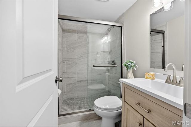 8 Faye Avenue, St Charles, MO 63301