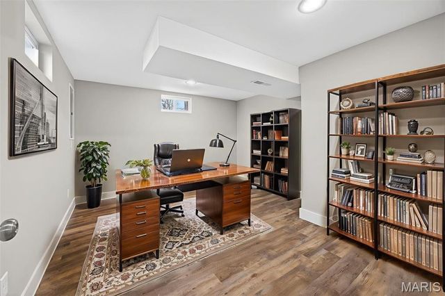 8 Faye Avenue, St Charles, MO 63301