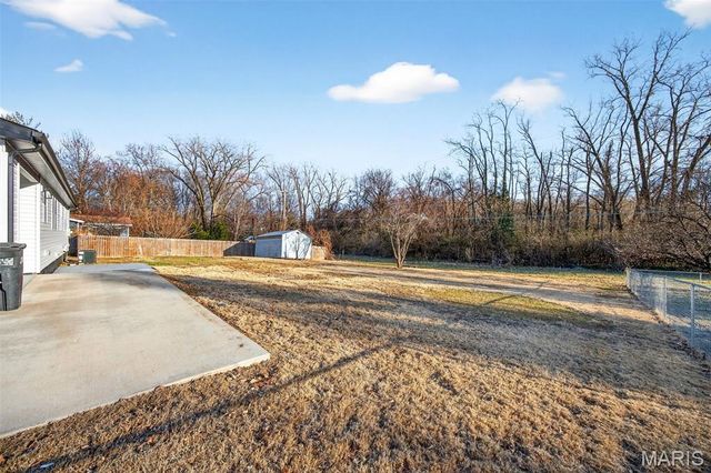 8 Faye Avenue, St Charles, MO 63301