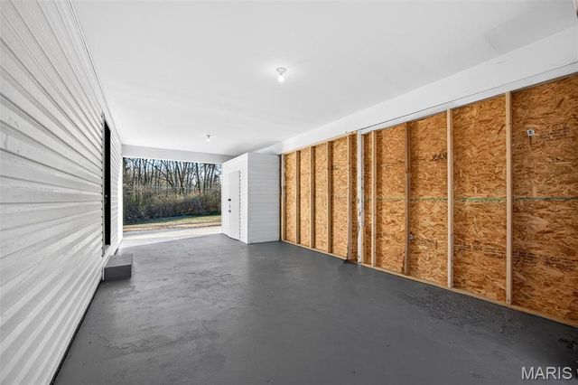 8 Faye Avenue, St Charles, MO 63301