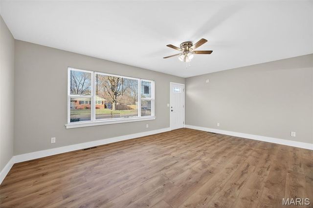 8 Faye Avenue, St Charles, MO 63301