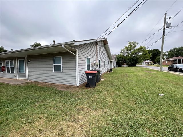 407 Park Street D, Springdale, AR 72764