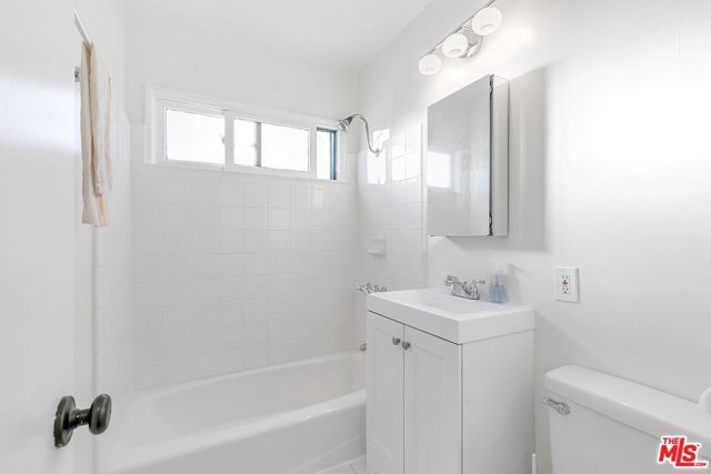 2033 Euclid Street 11, Santa Monica, CA 90405