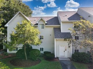 100 Merrimack Ave 26, Dracut, MA 01826