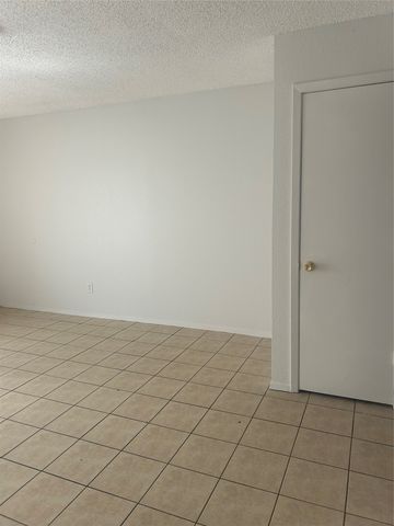 513 S Beverly Street, Crowley, TX 76036
