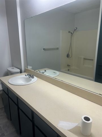 513 S Beverly Street, Crowley, TX 76036