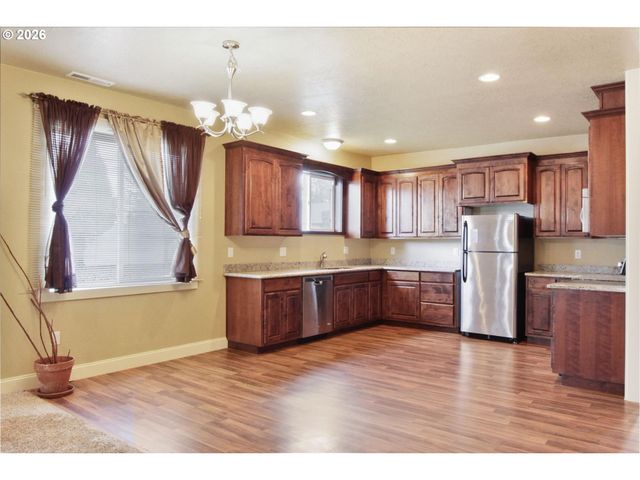 3571 Anchor Ct, Salem, OR 97305