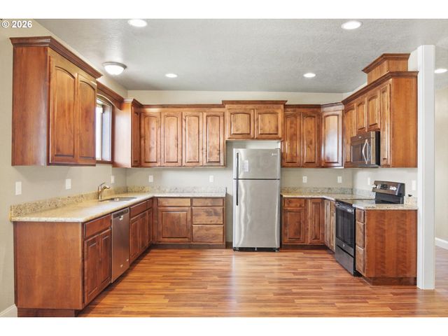 3571 Anchor Ct, Salem, OR 97305
