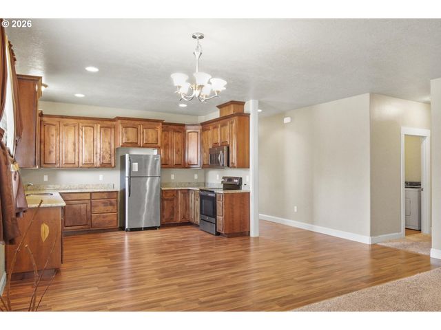3571 Anchor Ct, Salem, OR 97305
