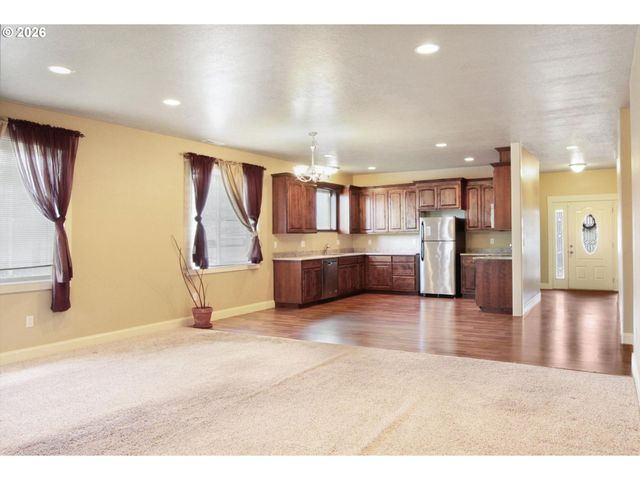 3571 Anchor Ct, Salem, OR 97305
