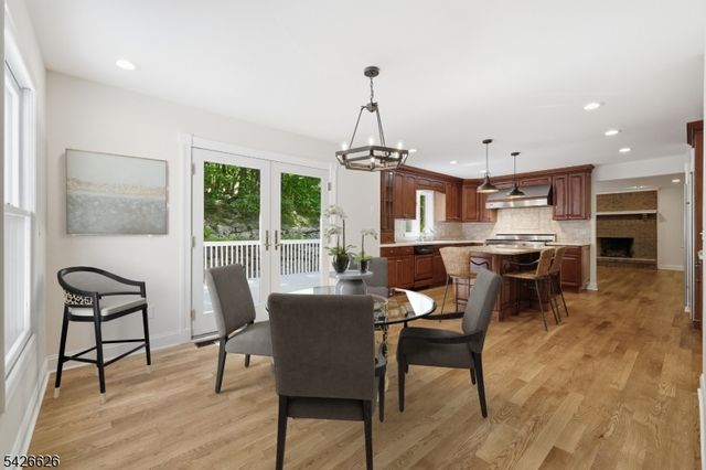 20 Indian Run Rd, Washington Twp., NJ 07853