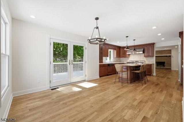 20 Indian Run Rd, Washington Twp., NJ 07853