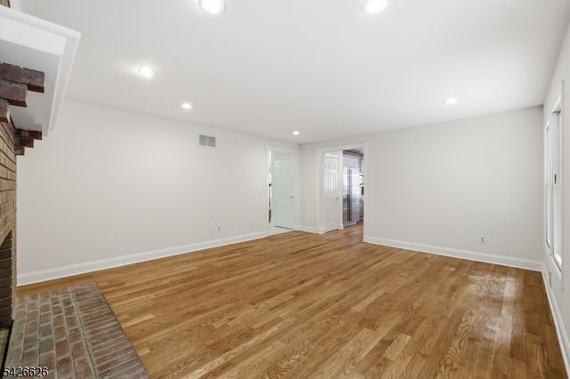 20 Indian Run Rd, Washington Twp., NJ 07853