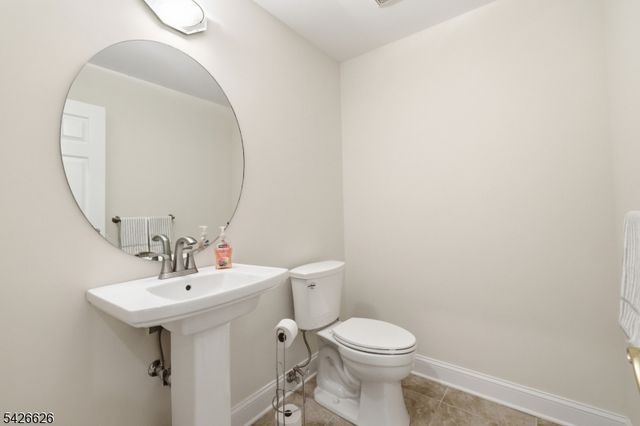20 Indian Run Rd, Washington Twp., NJ 07853