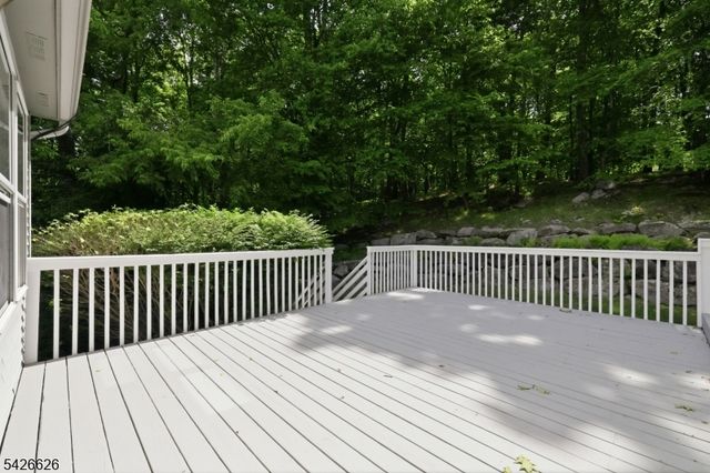 20 Indian Run Rd, Washington Twp., NJ 07853