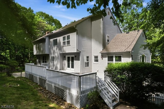 20 Indian Run Rd, Washington Twp., NJ 07853
