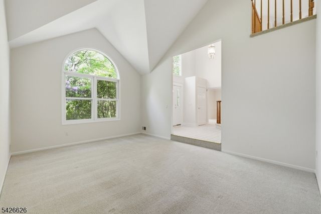20 Indian Run Rd, Washington Twp., NJ 07853