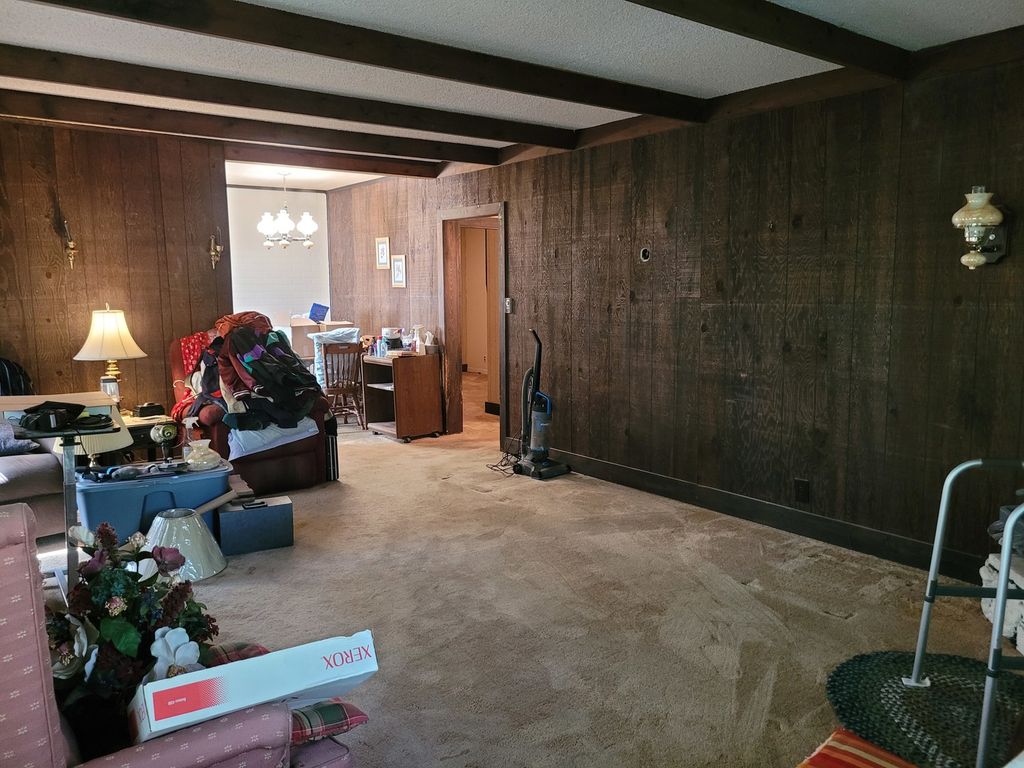 Image 14 of property listing at 11978 E Bunny Farm Road, Mt Vernon, IL 62864