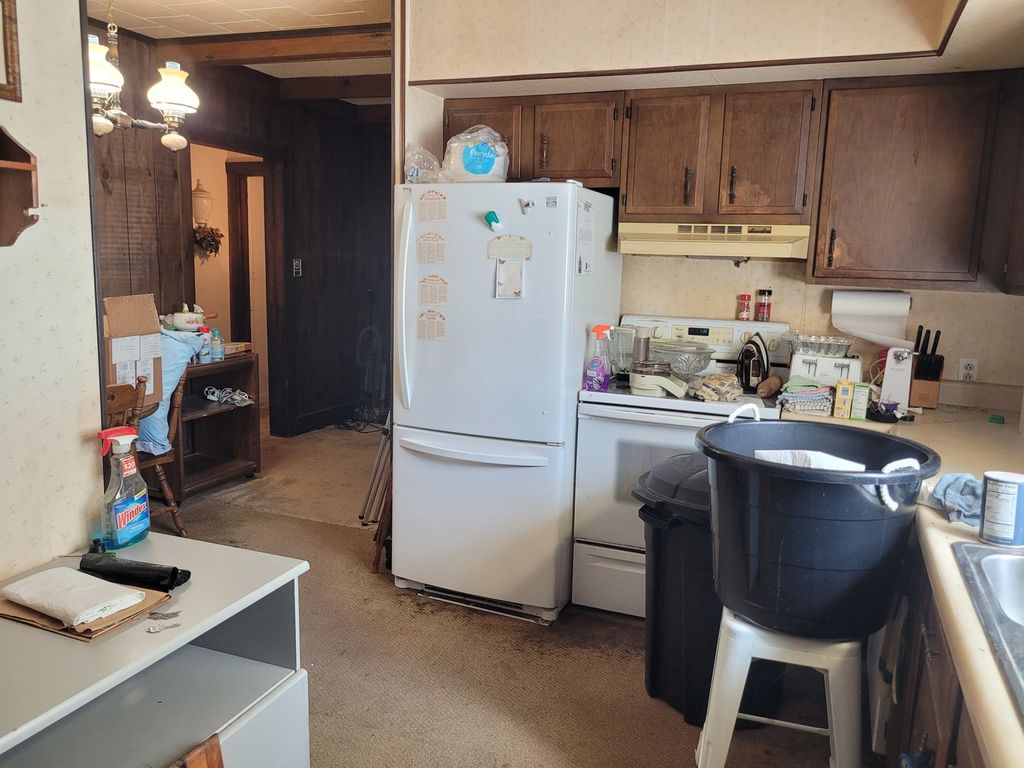 Image 19 of property listing at 11978 E Bunny Farm Road, Mt Vernon, IL 62864