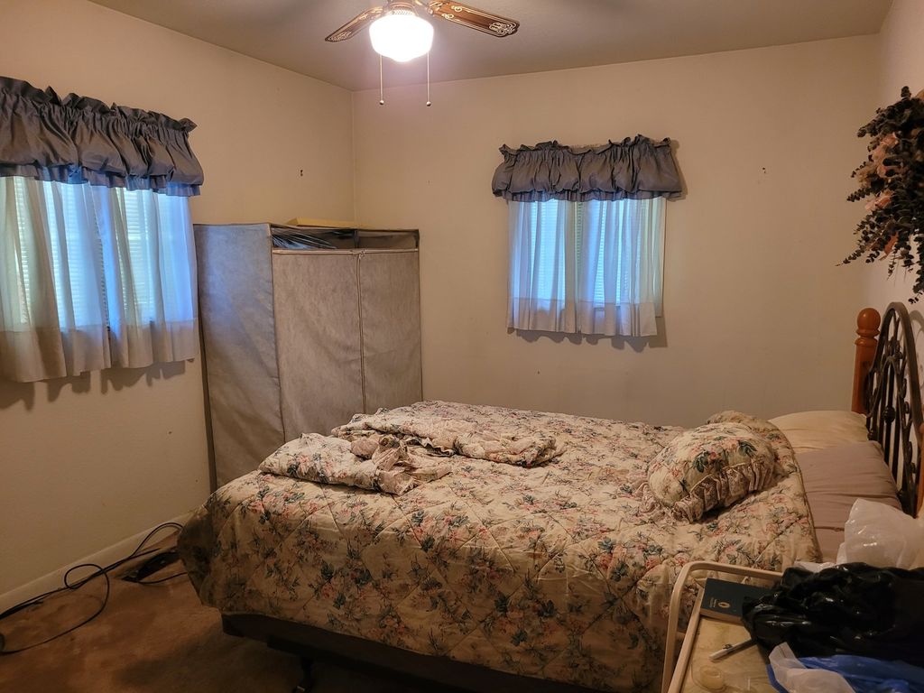 Image 21 of property listing at 11978 E Bunny Farm Road, Mt Vernon, IL 62864