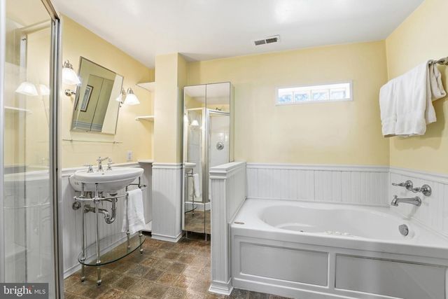 2200 POPLAR RD, Baltimore, MD 21221