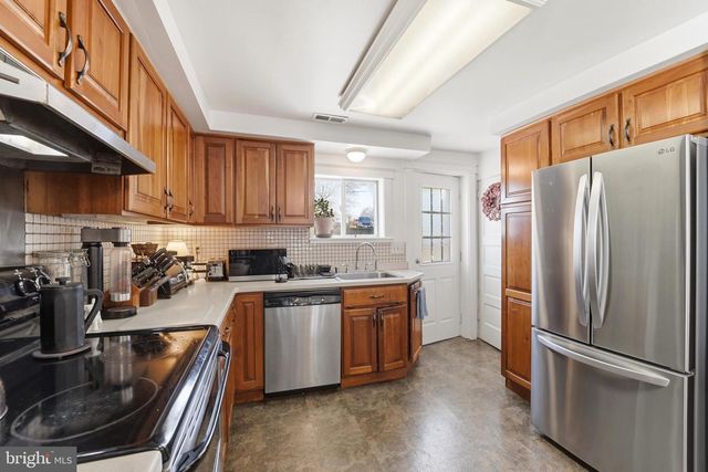 2200 POPLAR RD, Baltimore, MD 21221
