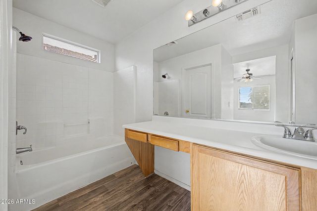 1454 E SHERATON Lane, Phoenix, AZ 85040