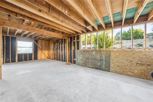 221 Hilltop DR, Dripping Springs, TX 78620