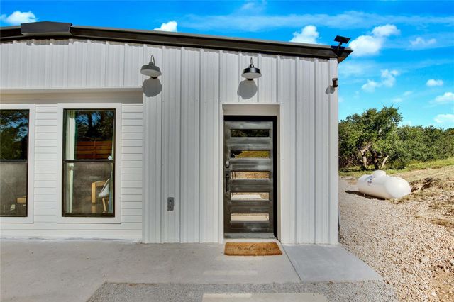 221 Hilltop DR, Dripping Springs, TX 78620