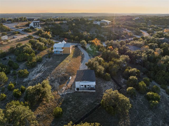 221 Hilltop DR, Dripping Springs, TX 78620