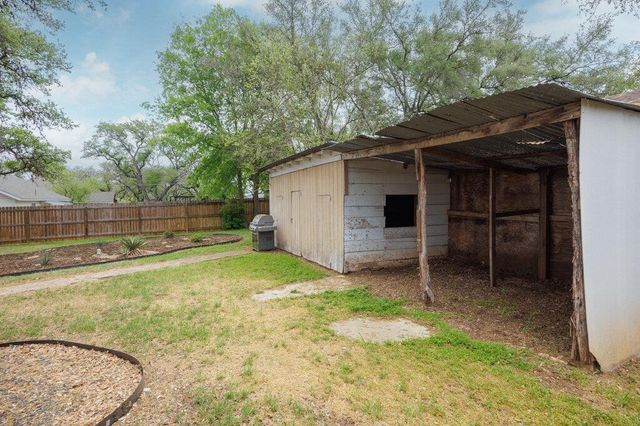205 Old Austin Highway, Johnson City, TX 78636