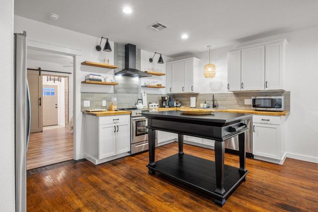 205 Old Austin Highway, Johnson City, TX 78636