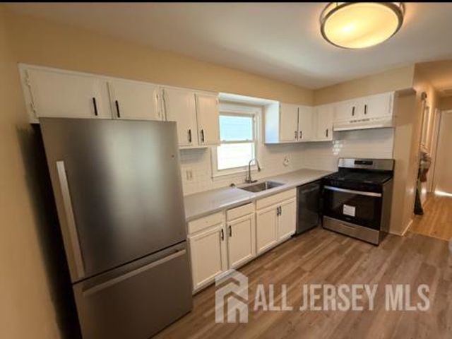 13-15 Dino Drive, Keasbey, NJ 08832