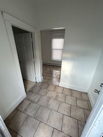 1712 Queen City Avenue, Cincinnati, OH 45214