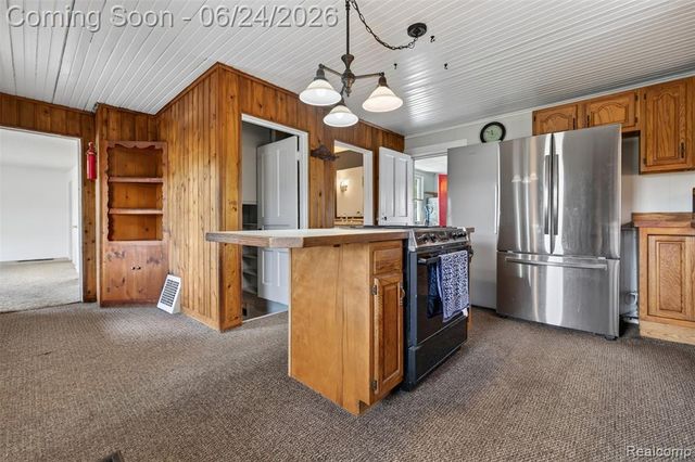 13252 Dixie Highway, Holly, MI 48442