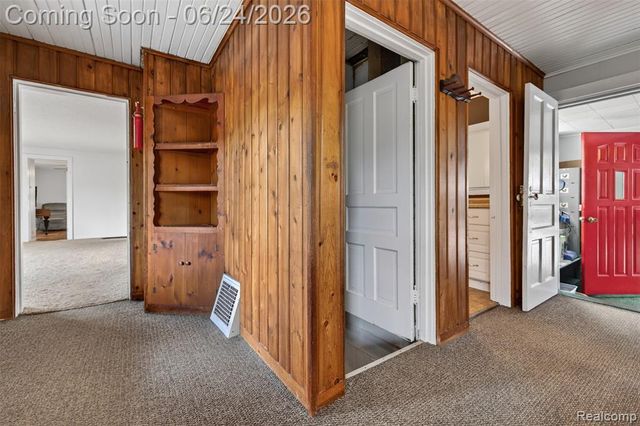13252 Dixie Highway, Holly, MI 48442