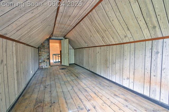 13252 Dixie Highway, Holly, MI 48442