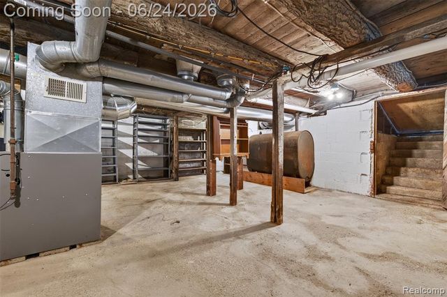 13252 Dixie Highway, Holly, MI 48442