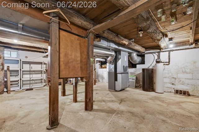 13252 Dixie Highway, Holly, MI 48442