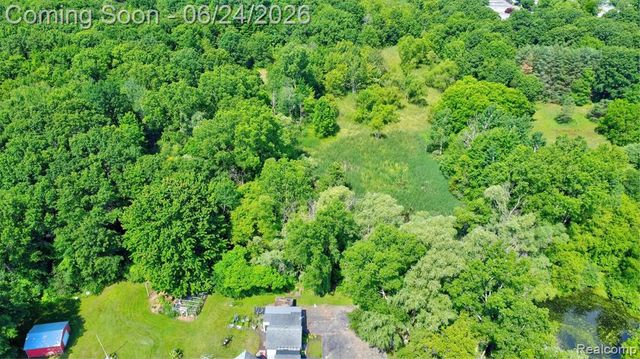 13252 Dixie Highway, Holly, MI 48442