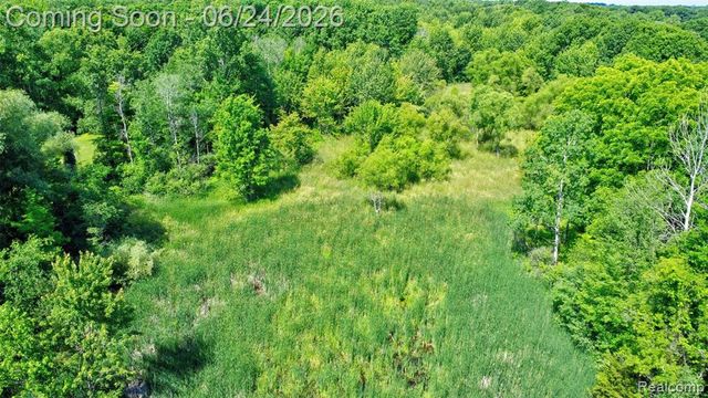 13252 Dixie Highway, Holly, MI 48442