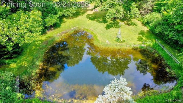 13252 Dixie Highway, Holly, MI 48442