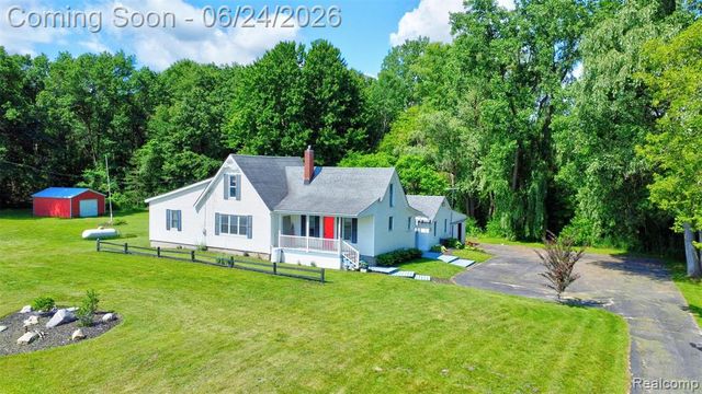 13252 Dixie Highway, Holly, MI 48442