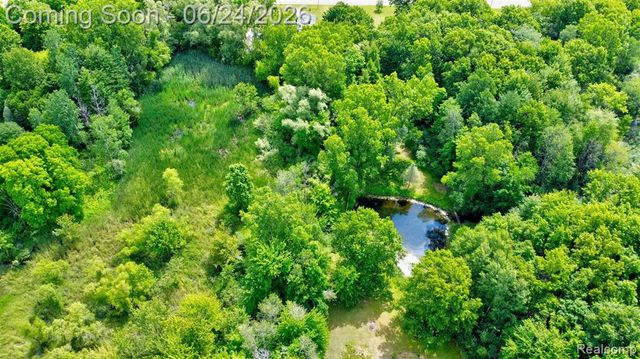 13252 Dixie Highway, Holly, MI 48442
