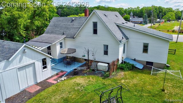 13252 Dixie Highway, Holly, MI 48442